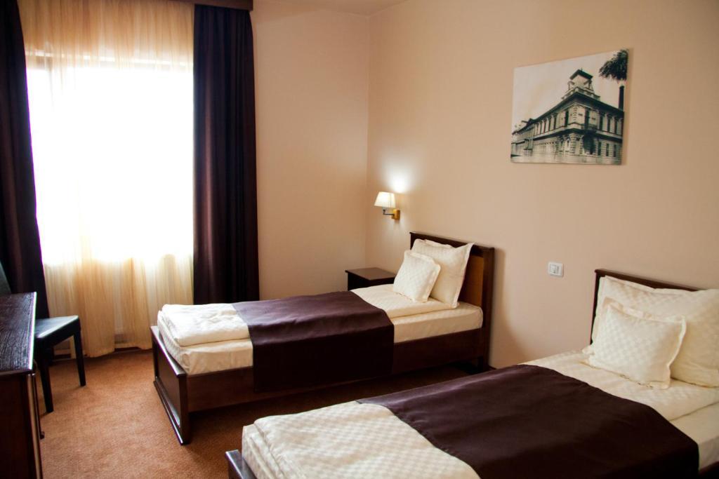 Hotel Hanul De La Rascruce Arad Quarto foto
